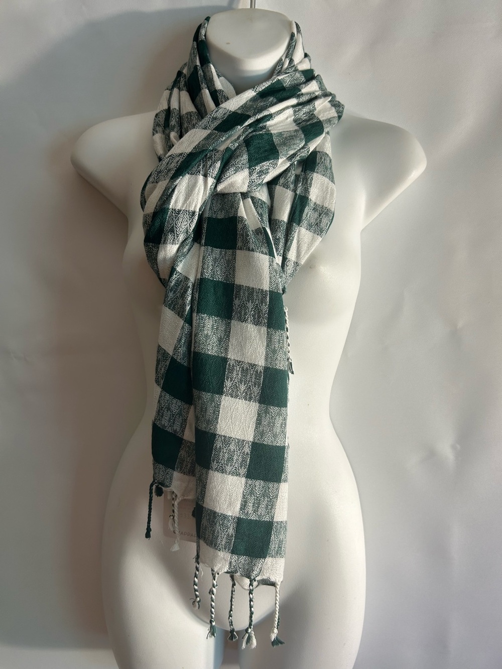 UG APPAREL UNIVERSITY GIRLS COLLEGIATE 100% VISCOSE GREEN/WHITE PLAID SCARF O/S - Picture 1 of 11
